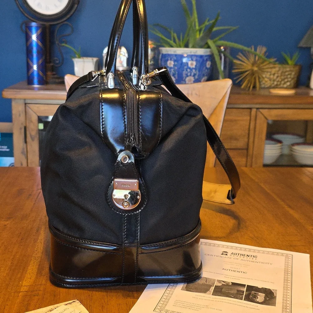 GUCCI BLACK NYLON/PATENT TRAVEL LINE BAG WITH COA - Picture 5 of 16